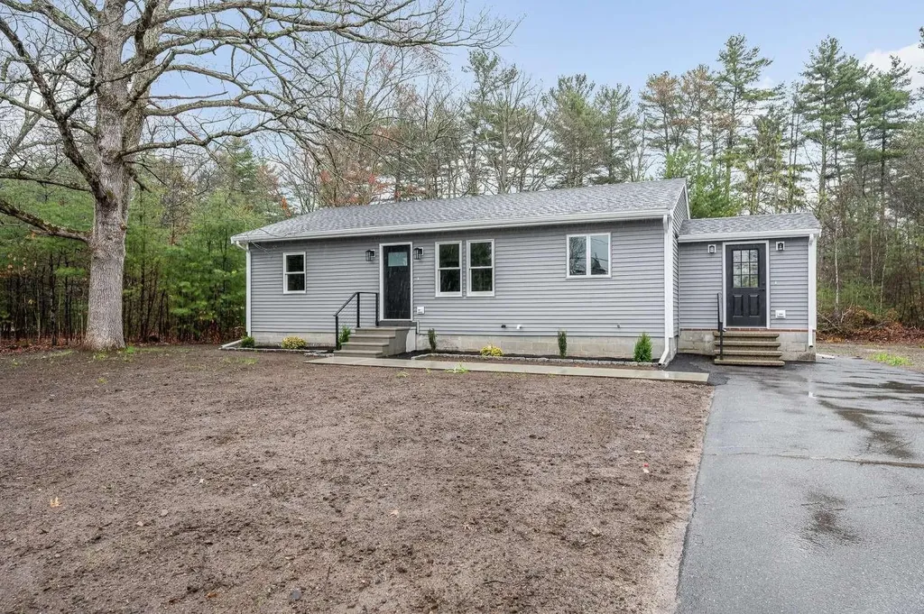 4 Tina Avenue Pelham NH 03076