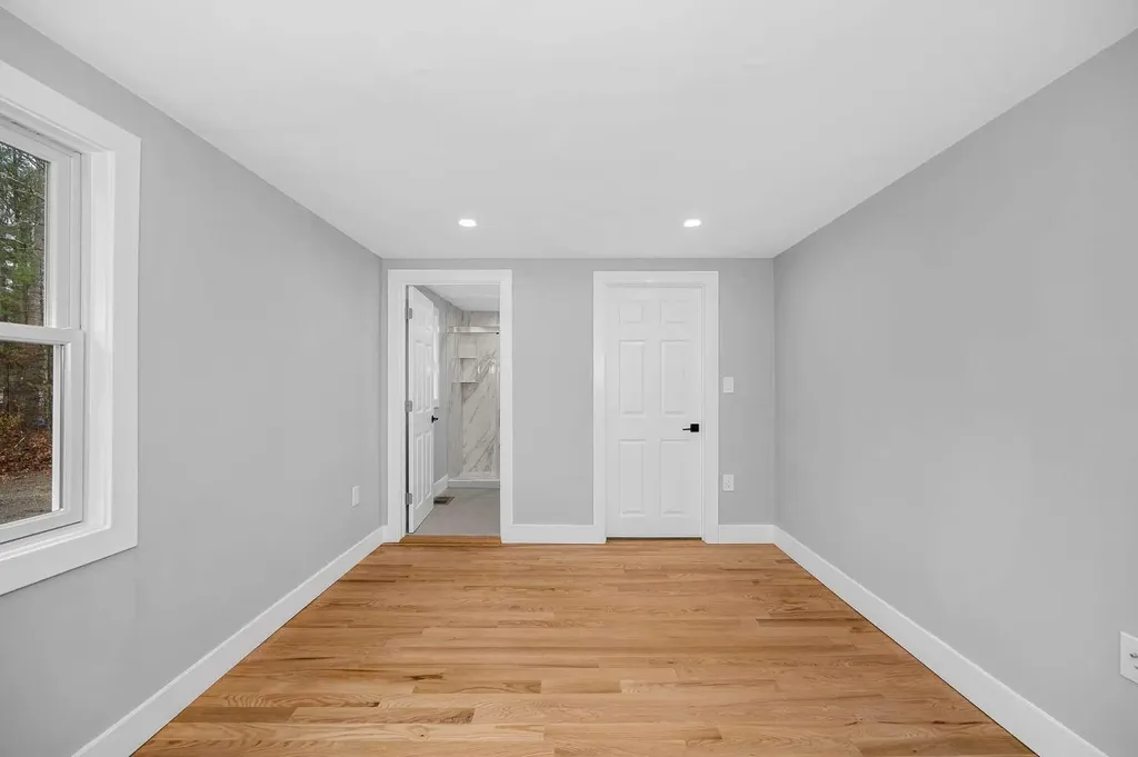 4 Tina Avenue Pelham NH 03076