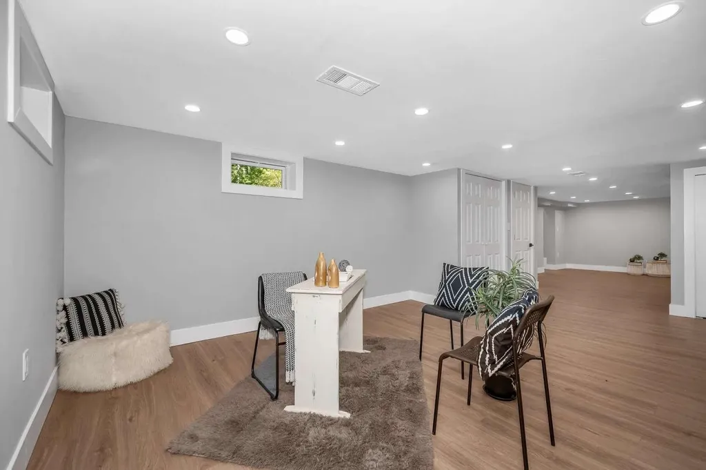 4 Tina Avenue Pelham NH 03076