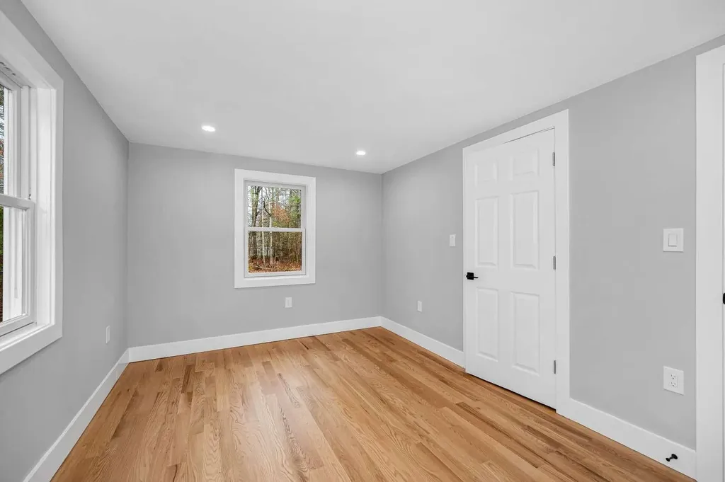 4 Tina Avenue Pelham NH 03076