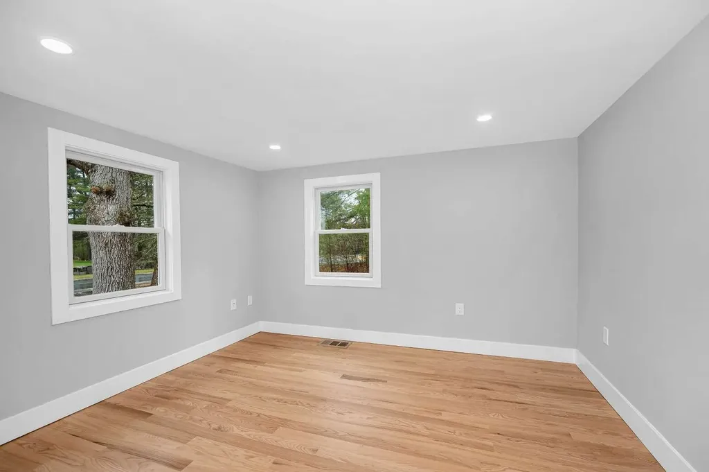 4 Tina Avenue Pelham NH 03076