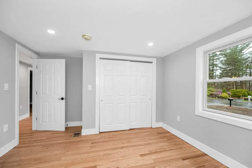 4 Tina Avenue Pelham NH 03076