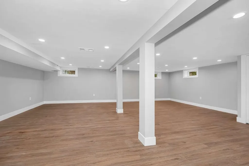 4 Tina Avenue Pelham NH 03076