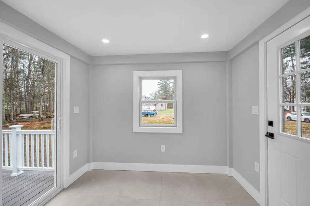 4 Tina Avenue Pelham NH 03076