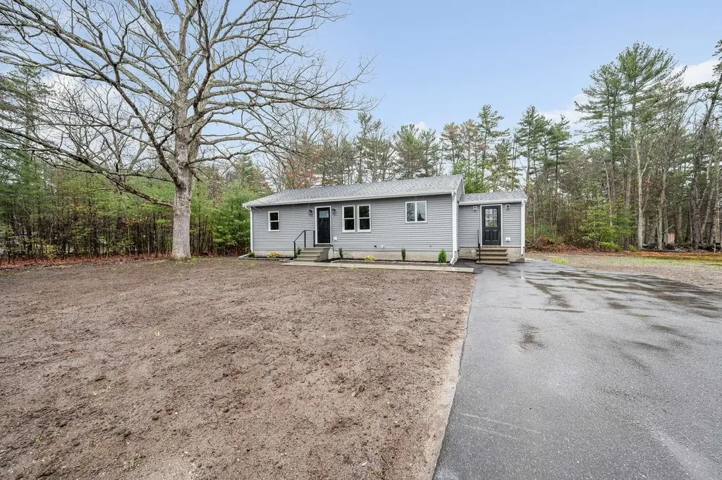 4 Tina Avenue Pelham NH 03076