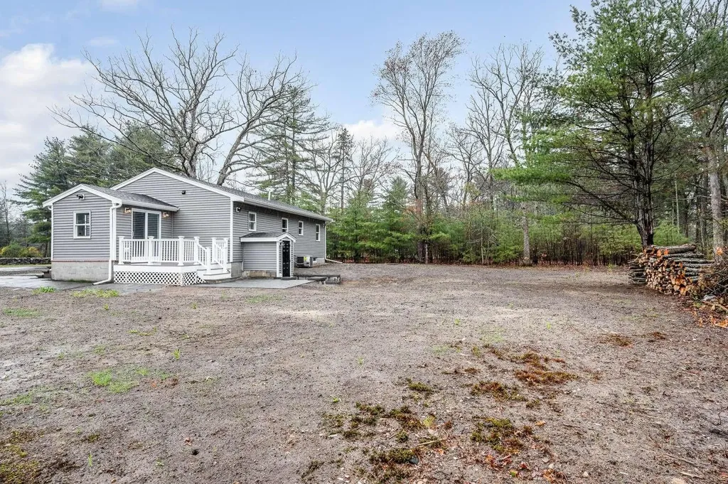 4 Tina Avenue Pelham NH 03076