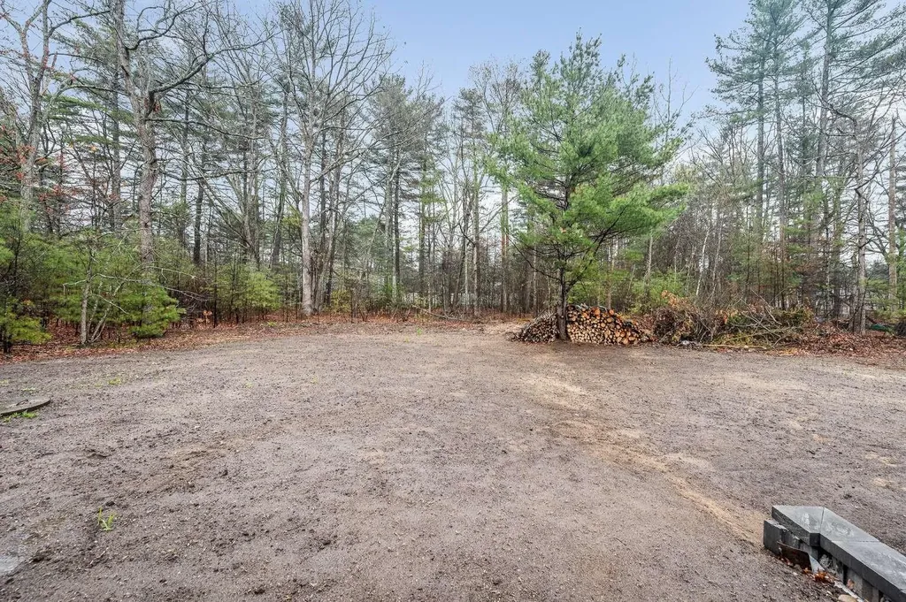 4 Tina Avenue Pelham NH 03076