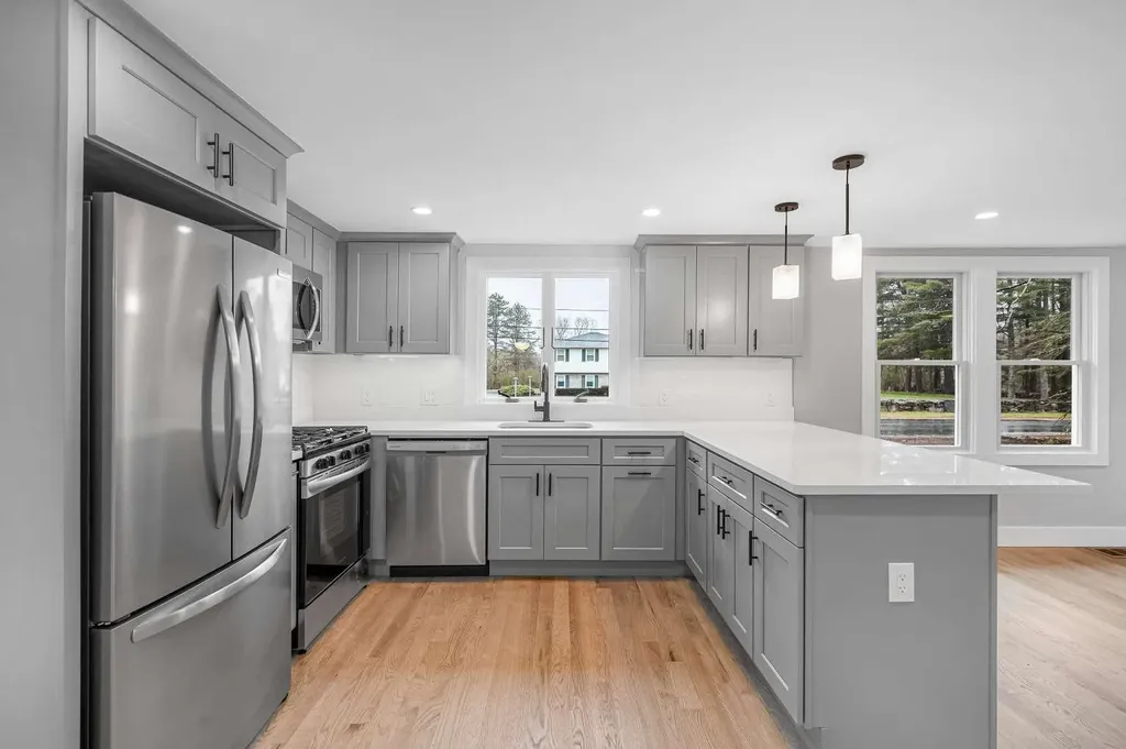 4 Tina Avenue Pelham NH 03076