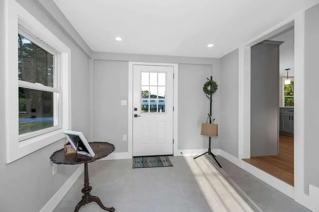 4 Tina Avenue Pelham NH 03076