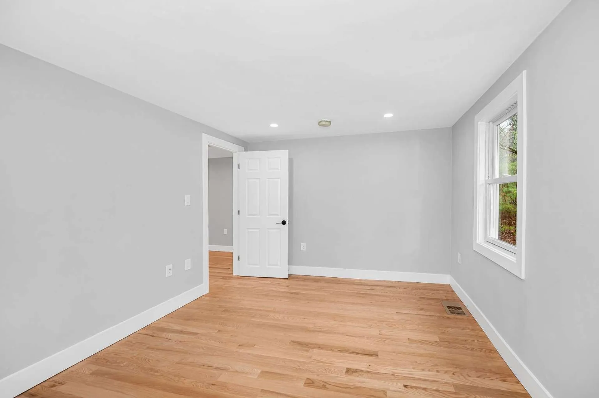 4 Tina Avenue Pelham NH 03076