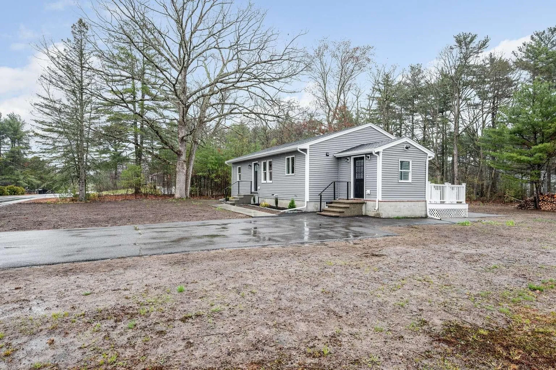 4 Tina Avenue Pelham NH 03076
