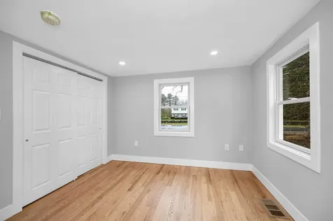 4 Tina Avenue Pelham NH 03076