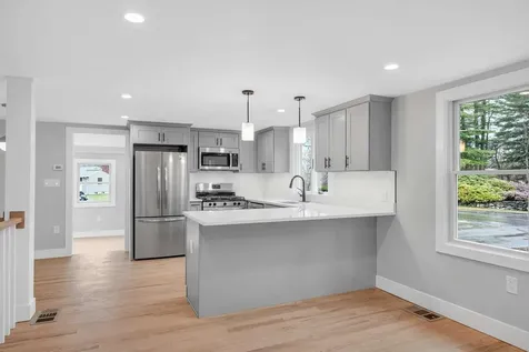 4 Tina Avenue Pelham NH 03076