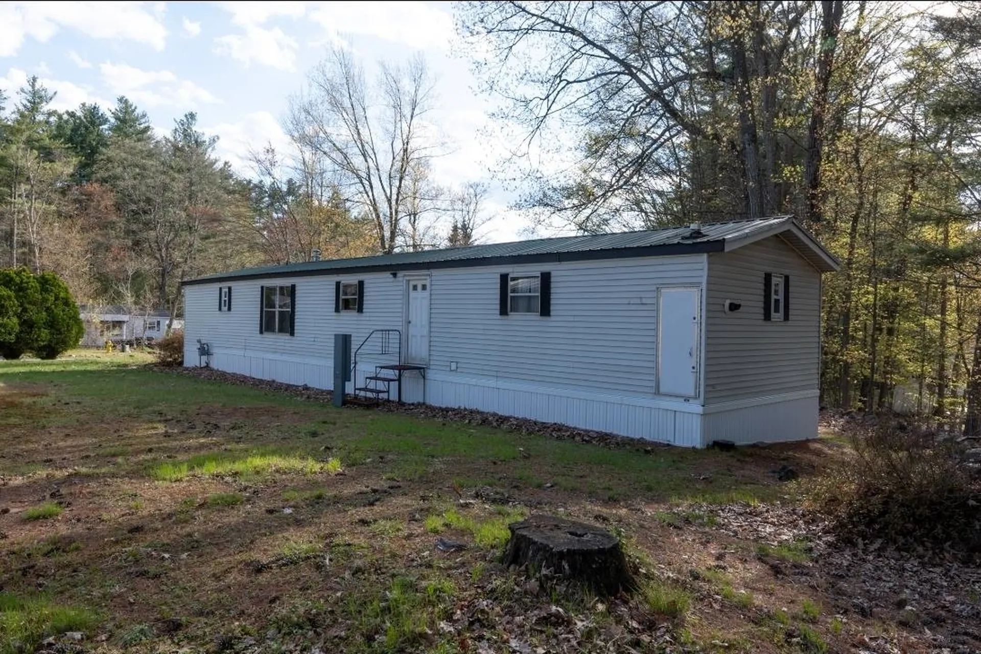 18 Bangor Street Nashua NH 03063