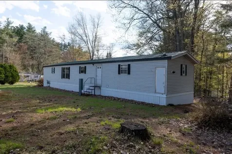18 Bangor Street Nashua NH 03063
