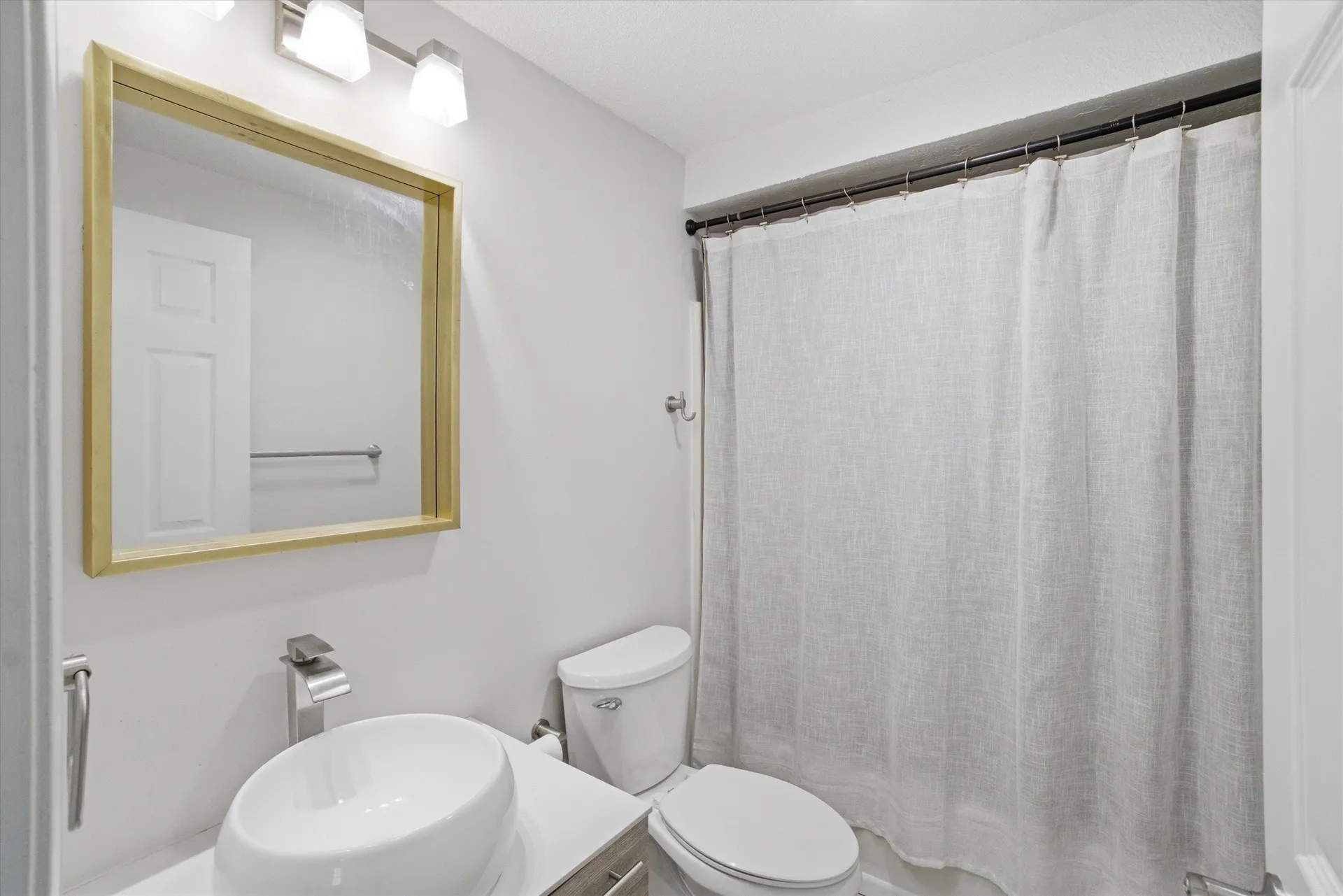 25 Blossom Lane Merrimack NH 03054