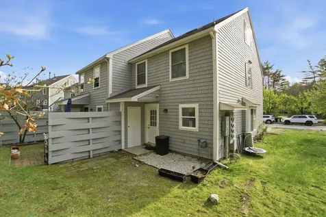 25 Blossom Lane Merrimack NH 03054