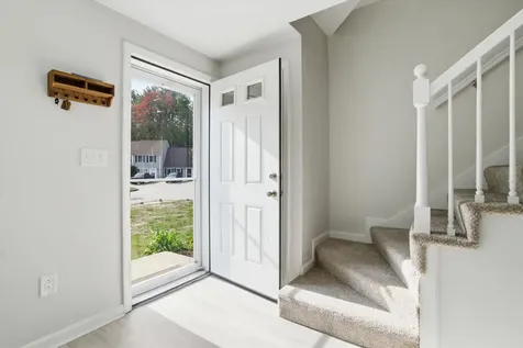 25 Blossom Lane Merrimack NH 03054