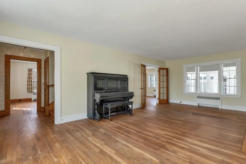124 Dartmouth Street Laconia NH 03246