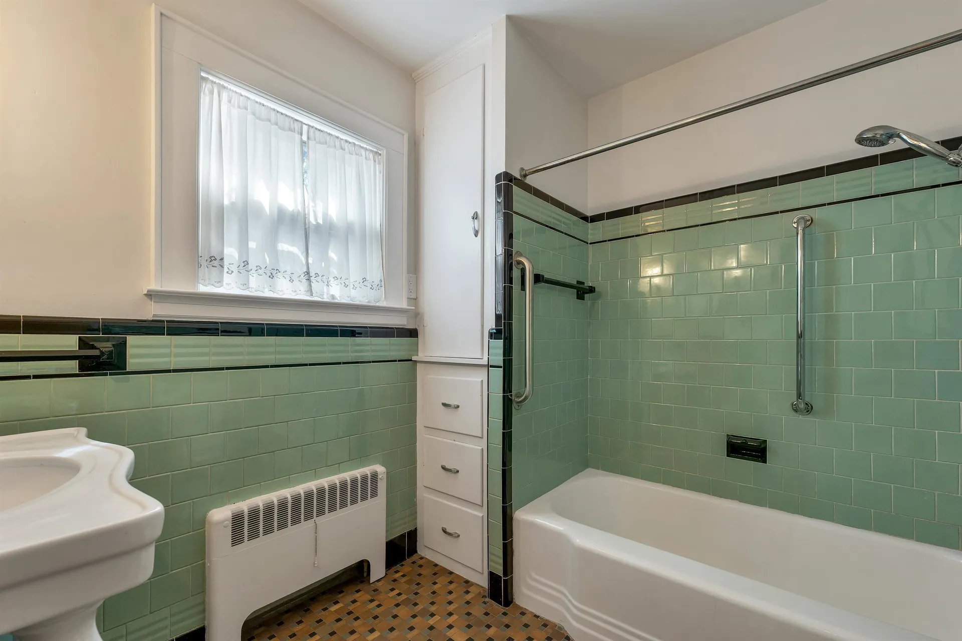 124 Dartmouth Street Laconia NH 03246