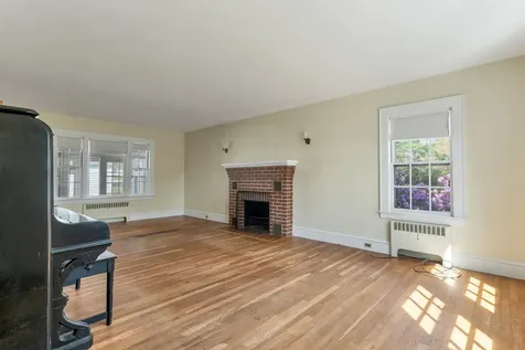 124 Dartmouth Street Laconia NH 03246