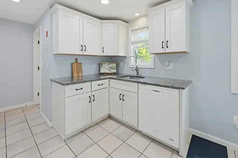 34 Juniper Road Derry NH 03038