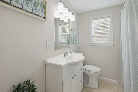 34 Juniper Road Derry NH 03038