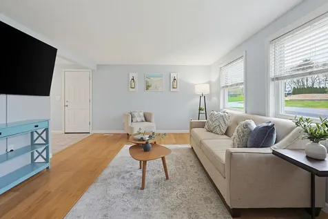 34 Juniper Road Derry NH 03038