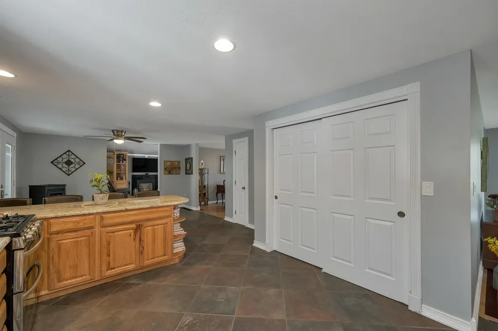 71 Auburn Road Hooksett NH 03106