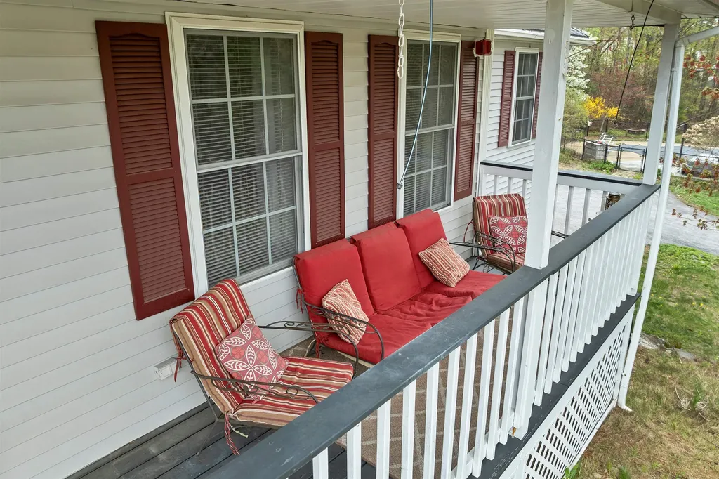 71 Auburn Road Hooksett NH 03106