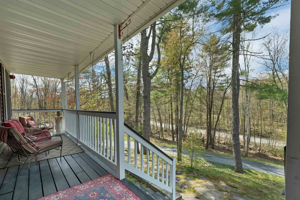 71 Auburn Road Hooksett NH 03106