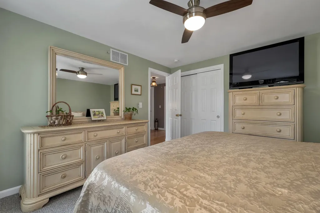 71 Auburn Road Hooksett NH 03106
