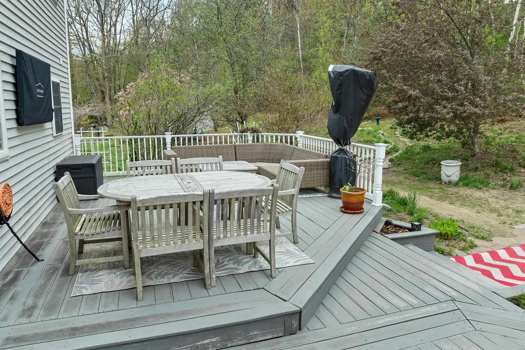 71 Auburn Road Hooksett NH 03106