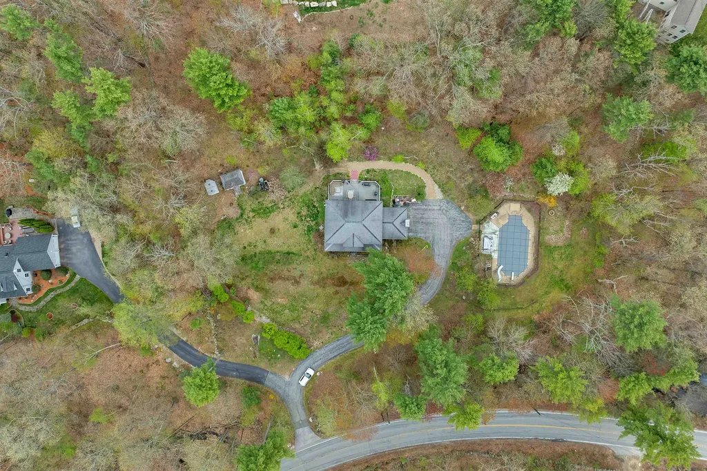 71 Auburn Road Hooksett NH 03106