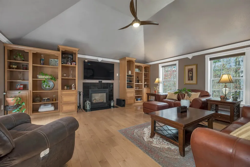 71 Auburn Road Hooksett NH 03106