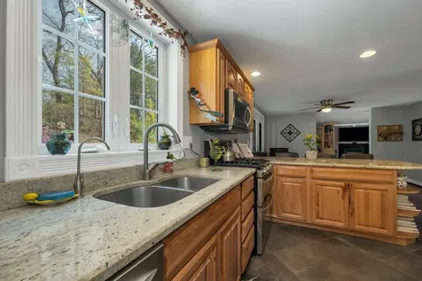 71 Auburn Road Hooksett NH 03106