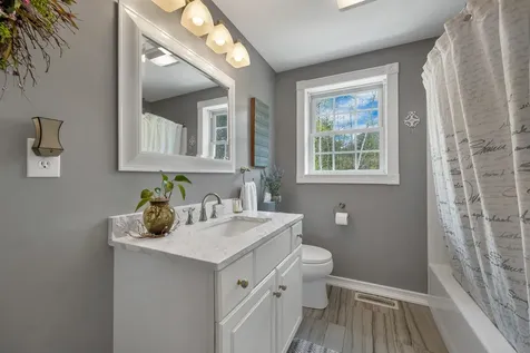 71 Auburn Road Hooksett NH 03106