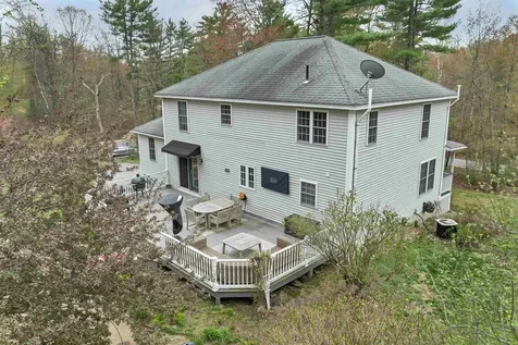 71 Auburn Road Hooksett NH 03106