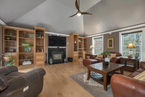 71 Auburn Road Hooksett NH 03106