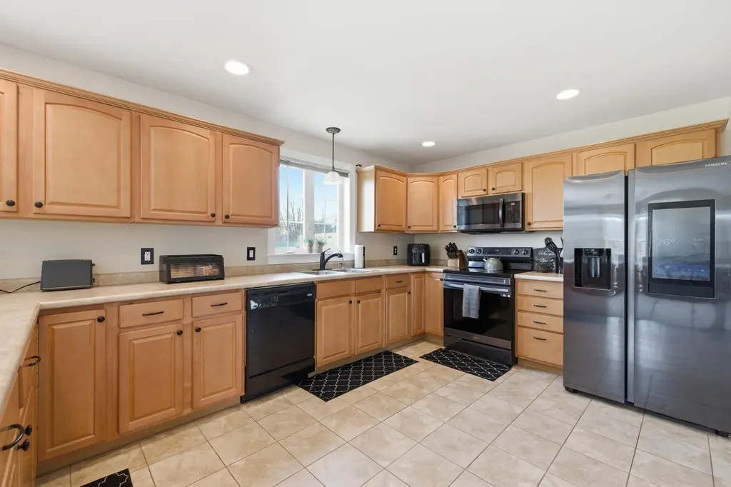 15 Baer Road Rollinsford NH 03869