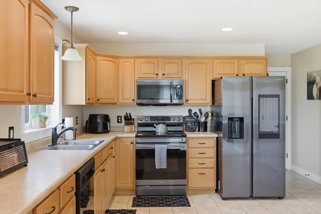 15 Baer Road Rollinsford NH 03869