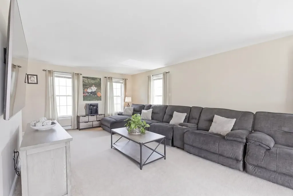 15 Baer Road Rollinsford NH 03869