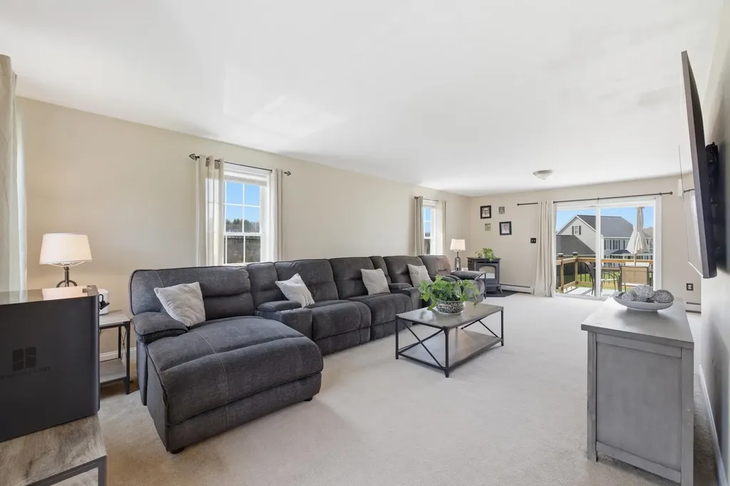 15 Baer Road Rollinsford NH 03869