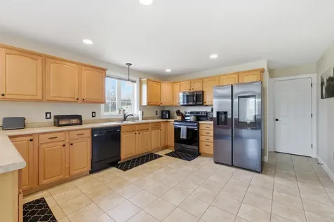 15 Baer Road Rollinsford NH 03869
