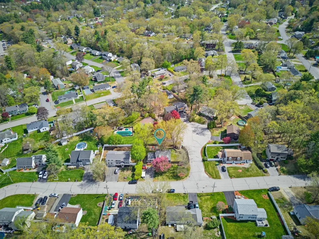 11 Custom Street Nashua NH 03062