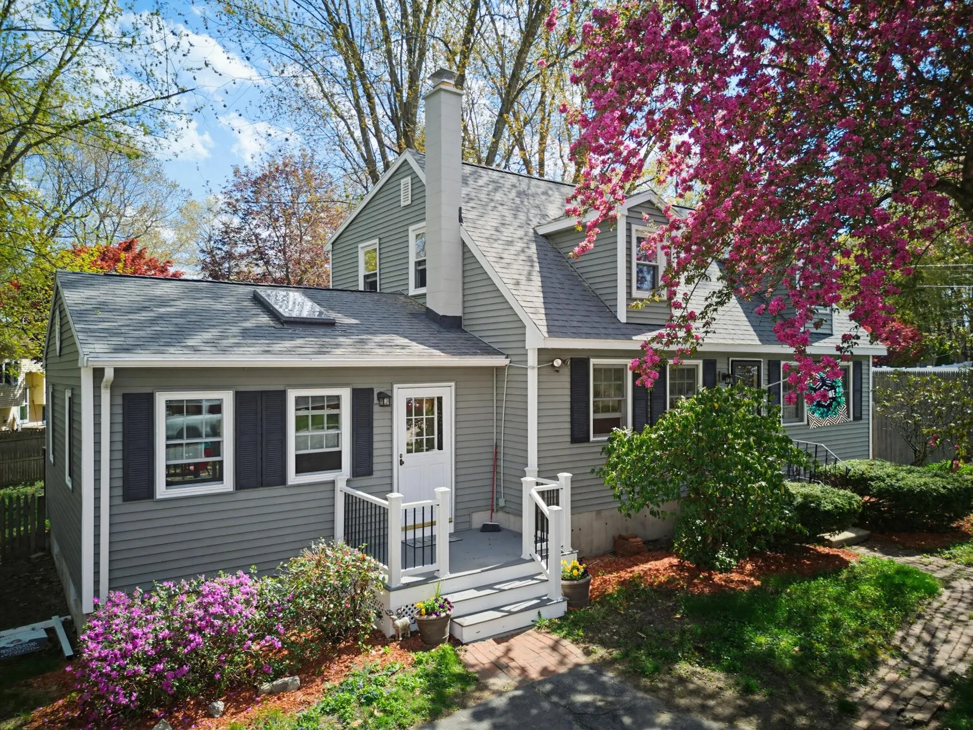 11 Custom Street Nashua NH 03062