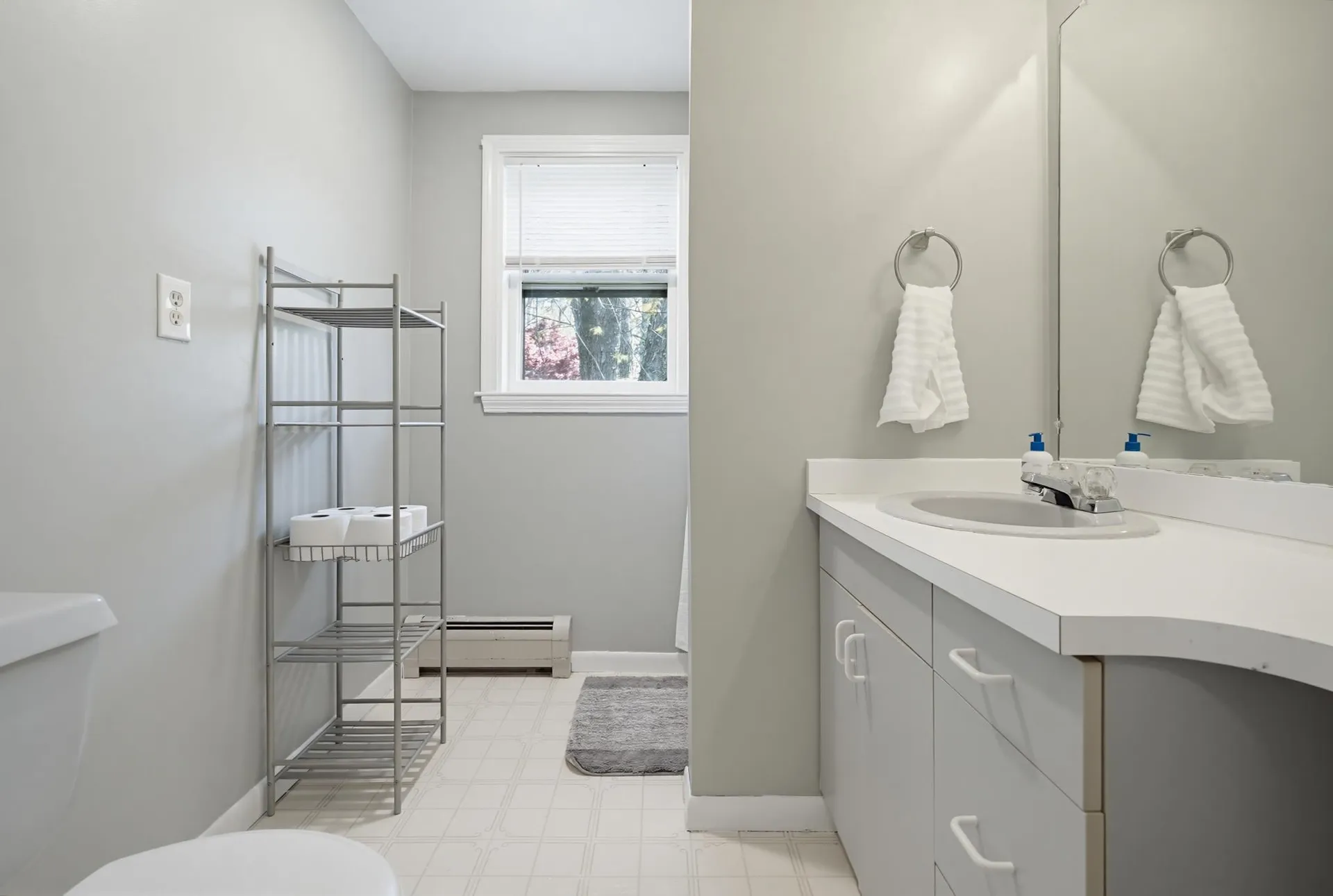 11 Custom Street Nashua NH 03062