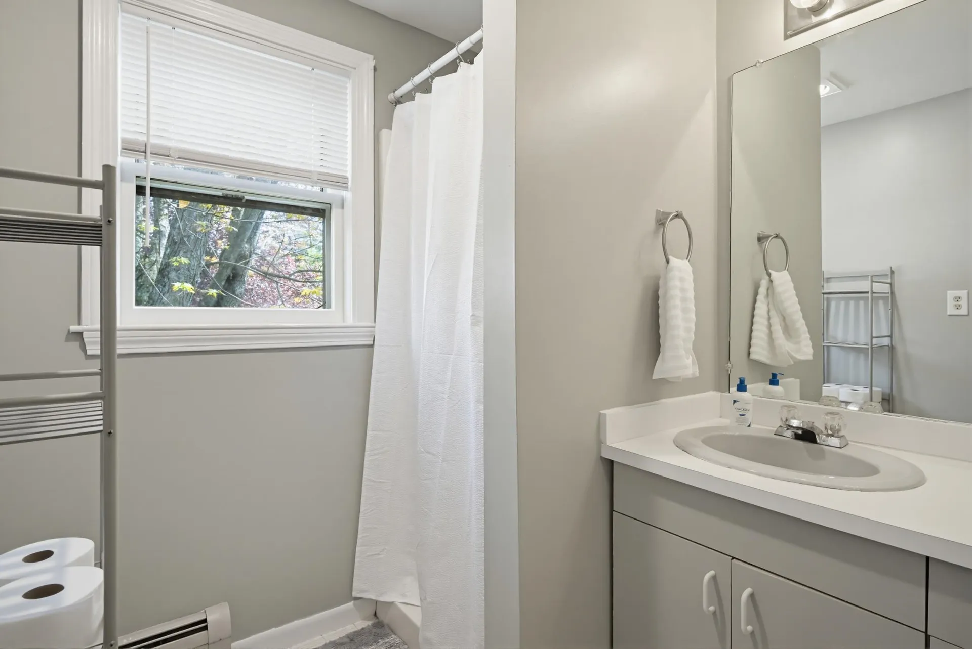 11 Custom Street Nashua NH 03062