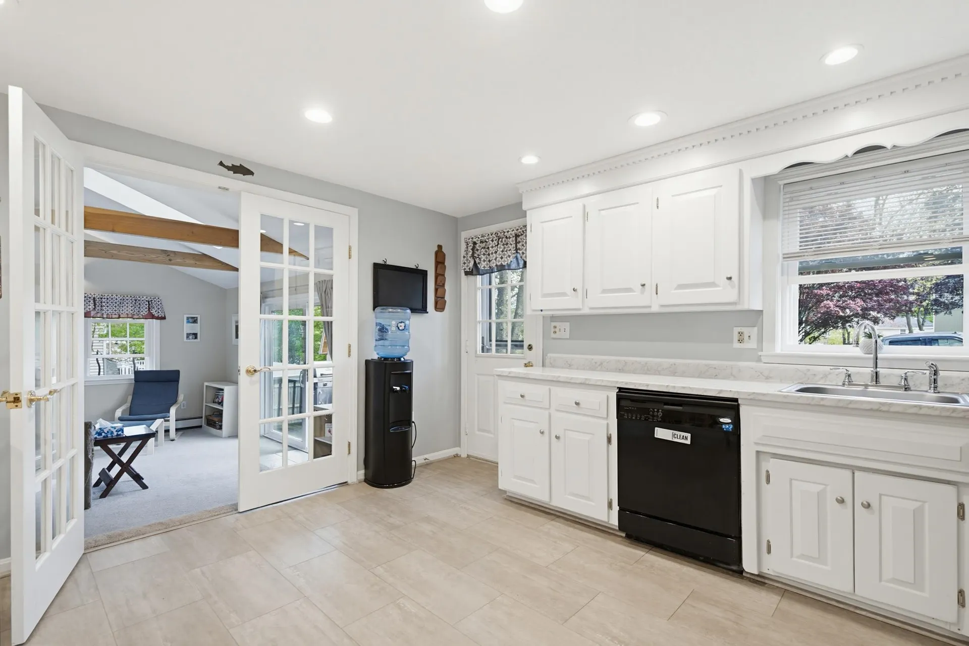 11 Custom Street Nashua NH 03062