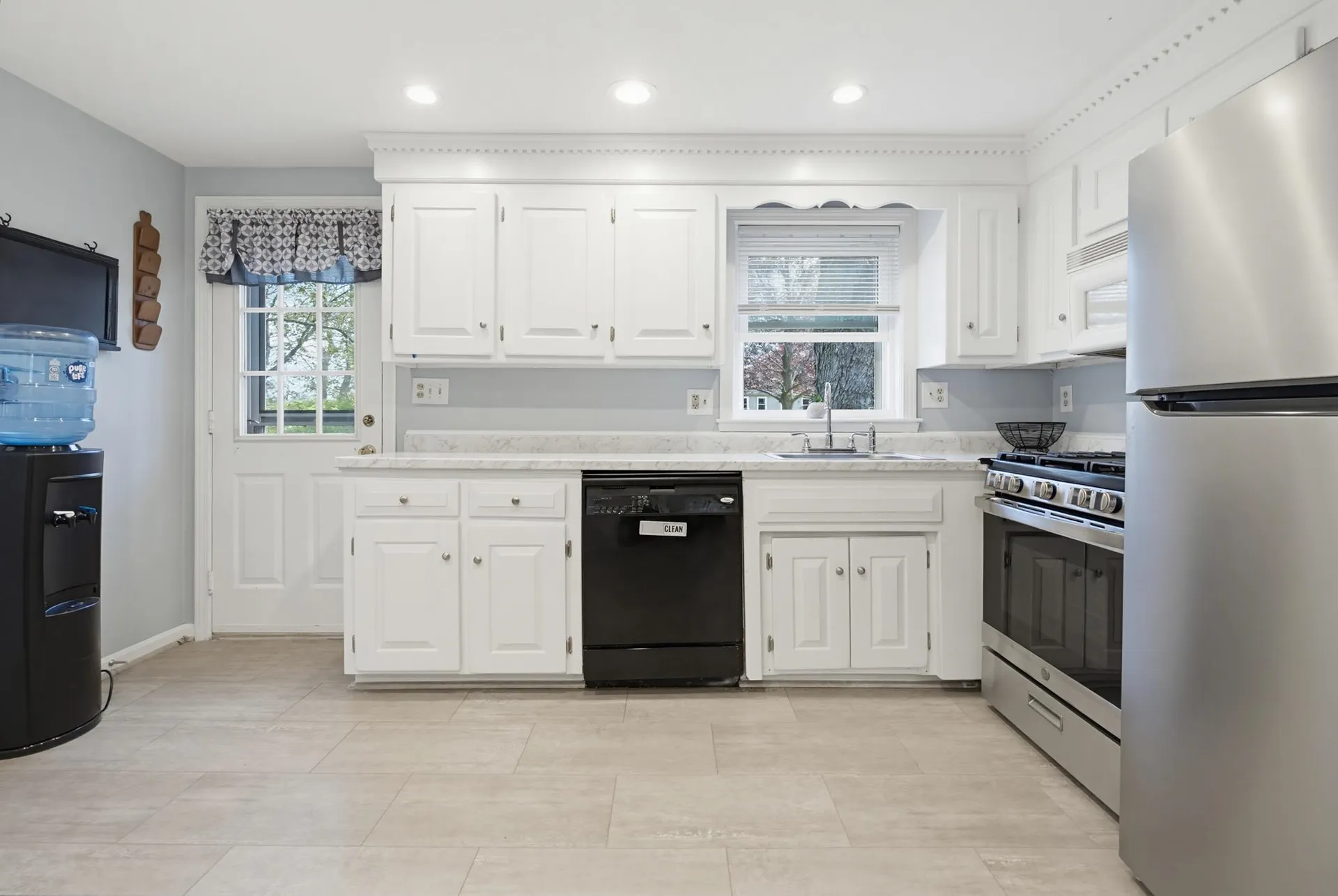 11 Custom Street Nashua NH 03062